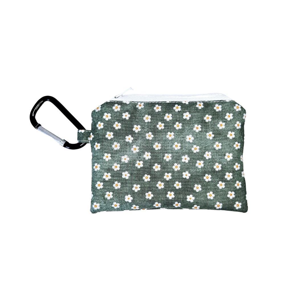 Petite Daisies Pooch Pouch